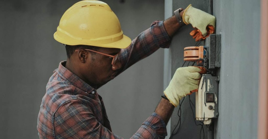 Services 1 worker 2